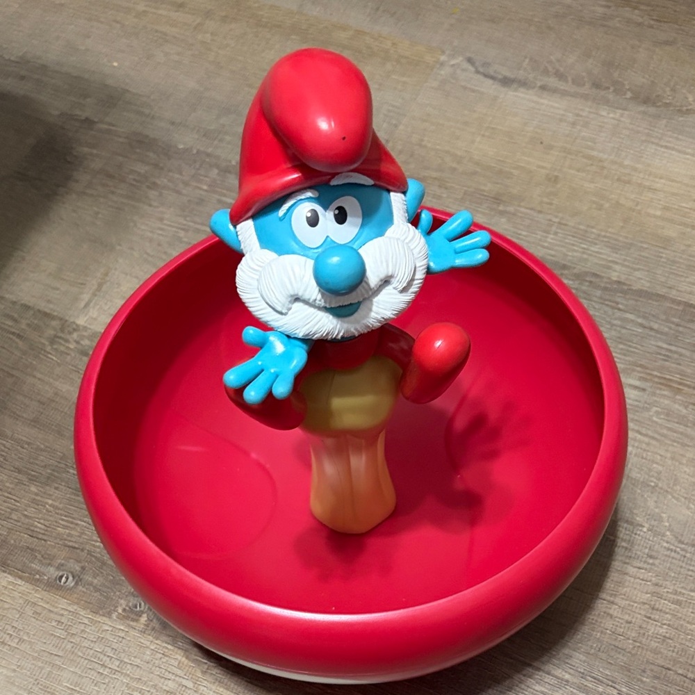 Papa Smurf Mushroom Popcorn Bucket! - Picture 3 of 5